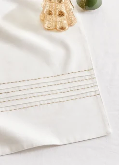 CHEMIN DE TABLE PLISSÉ BRODÉ FILS DORÉS BLANC