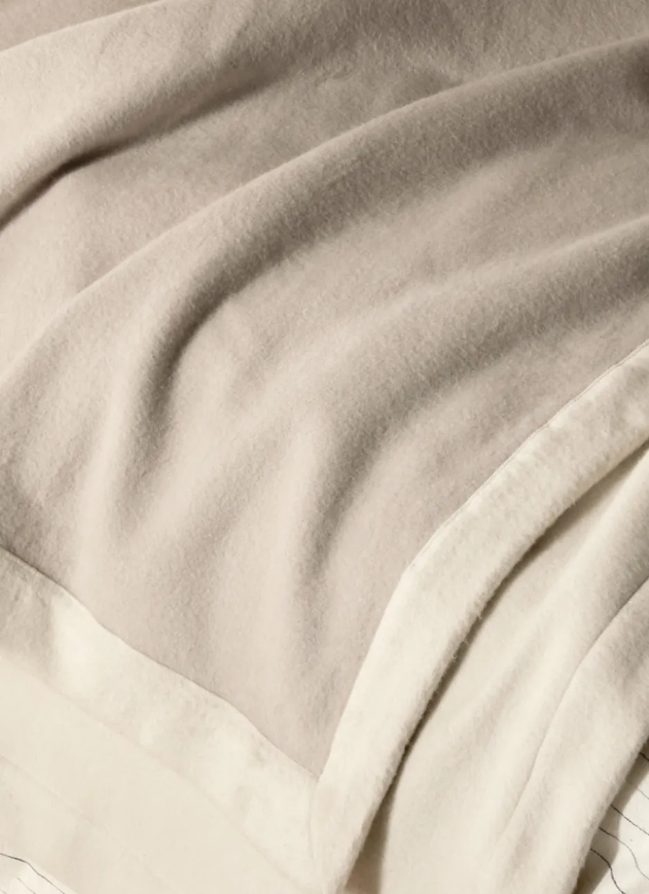 COUVRE-LIT EN COTON GRATTÉ UNI BEIGE