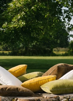 GRAND COUSSIN EN VELOURS AVEC PASSEPOIL RAYÉ VERT ANIS