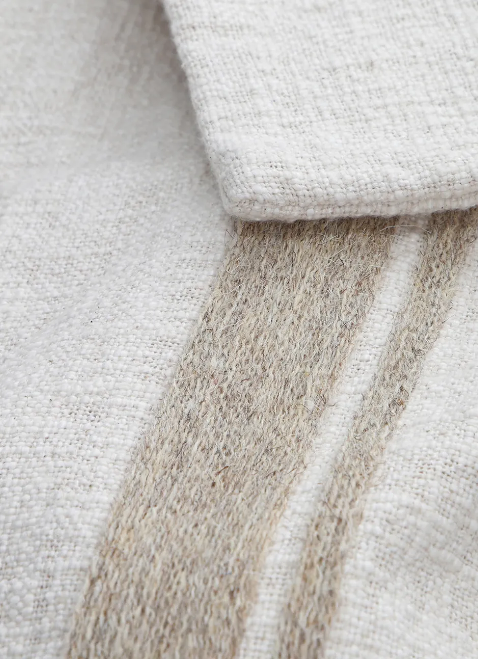 GRAND COUSSIN TEXTURÉ AVEC BANDE BRODÉE EN JUTE ECRU/BEIGE