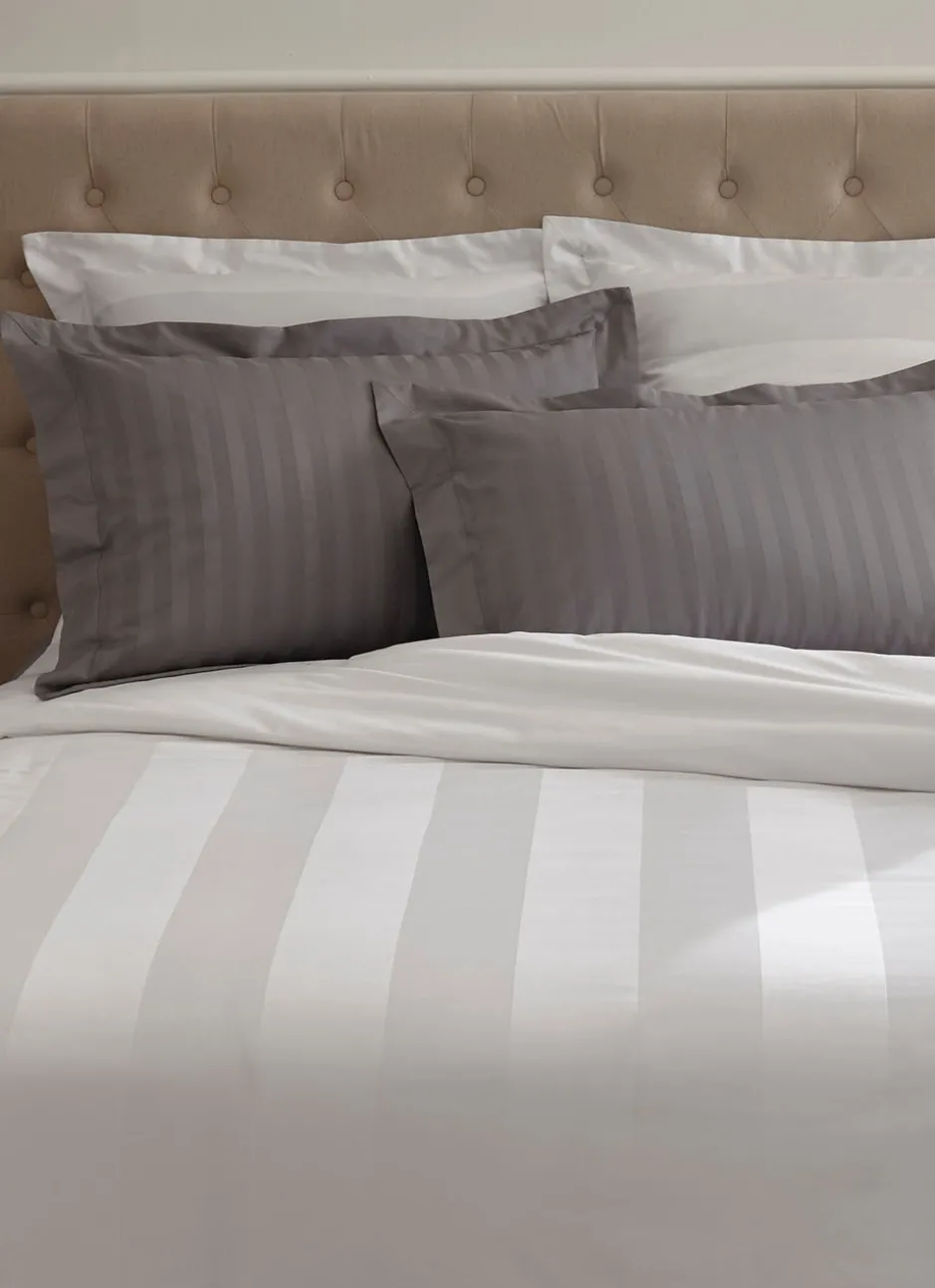 HOUSSE DE COUETTE RAYÉE EN SATIN DE COTON BLANC