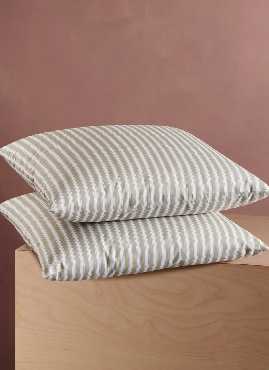 LOT DE 2 OREILLERS CARRÉS EN PLUMETTES BLANC